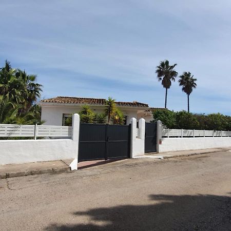 Beautiful 5 Bedroom Villa With Private Pool With Stunning Sea Views, Walking Distances To Shops Restaurants Beach Manilva Luaran gambar