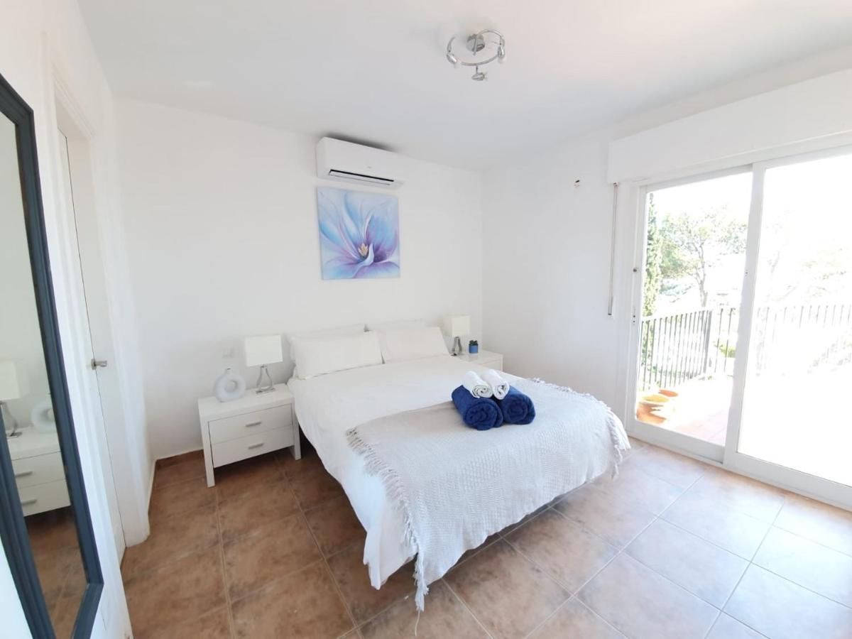 Beautiful 5 Bedroom Villa With Private Pool With Stunning Sea Views, Walking Distances To Shops Restaurants Beach Manilva Luaran gambar