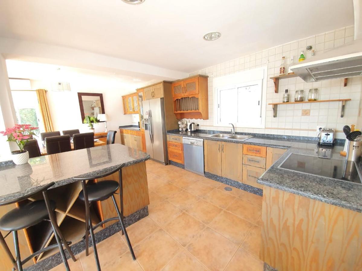 Beautiful 5 Bedroom Villa With Private Pool With Stunning Sea Views, Walking Distances To Shops Restaurants Beach Manilva Luaran gambar